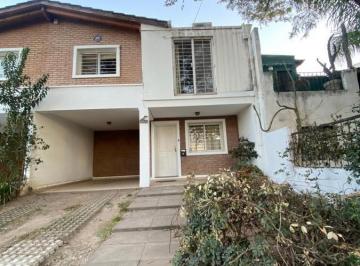 Casa · 130m² · 4 Ambientes · 1 Cochera · Alquiler Duplex 3 Dorm. Zona Botanico