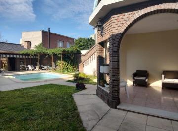 Casa de 6 ambientes, Ciudad de Santa Fe · Increíble Casa Tipo Chalet