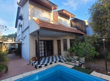 Casa · 200m² · 5 Ambientes · 1 Cochera · Casa en Venta 5 Ambientes en Gonzáles Catan