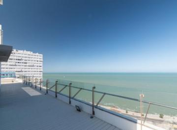 Departamento · 90m² · 3 Ambientes · 1 Cochera · Departamento con Vista Al Mar Varese