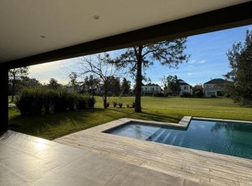 Casa de 4 ambientes, Esteban Echeverría · Saint Thomas Este