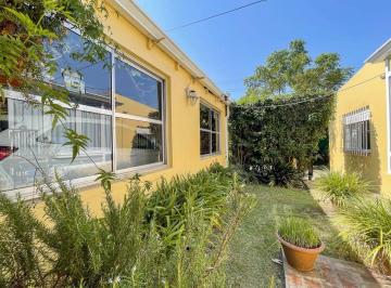 Casa · 128m² · 6 Ambientes · 1 Cochera · Venta de Casa Ideal Destino Comercial Gonnet