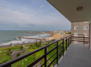 Departamento · 113m² · 4 Ambientes · 1 Cochera · Excelente Semipiso en Playa Grande, Frente Al Mar y Al Parque San Martin.