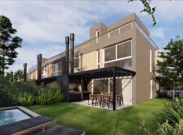 Casa · 112m² · 4 Ambientes · 2 Cocheras · Casa Tipo Townhouses en Aldeana Pilar