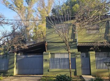 Casa · 140m² · 5 Ambientes · 2 Cocheras · Casa en Venta Ituzaingó Norte.