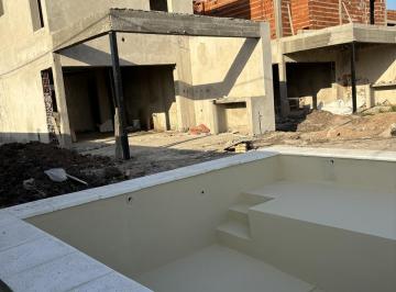 Casa · 100m² · 4 Ambientes · 2 Cocheras · Venta de Casa Moderna en Gonnet