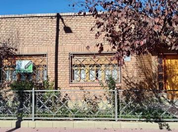 Casa · 179m² · 3 Ambientes · 2 Cocheras · Casa Dos Dorm. en Neuquén