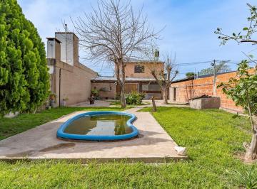 Casa · 182m² · 6 Ambientes · 1 Cochera · Casa en Venta 2 Dorm. en Pa con Local en Pb Pueblo Esther