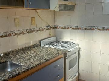 Departamento de 2 ambientes, Floresta · Alquilo Depto 2 Amb Sobre Av Rivadavia 8700 en Floresta