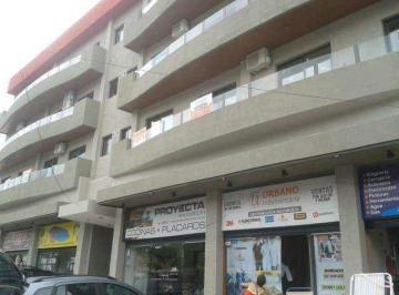 Departamento · 110m² · 2 Dormitorios · 1 Cochera · Excelente Dpto Sobre Av con Balcon Patio