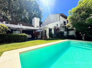 Casa · 236m² · 3 Ambientes · 1 Cochera · Chalet de 2 Dorm., Escritorio y Fondo Libre en Venta en Banfield Oeste