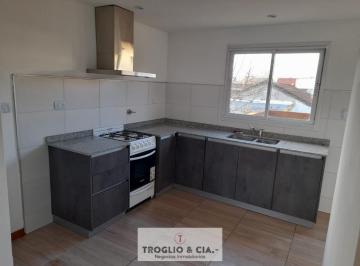 Casa · 66m² · 2 Dormitorios · 1 Cochera · Duplex de 3 Ambientes + Cochera - Neuquen y Falucho