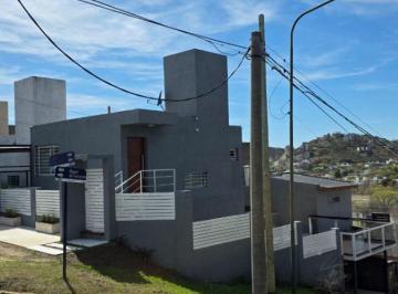 Casa de 5 ambientes, La Calera · Alquiler - Casa Altos de Calera - 2 Dorm.