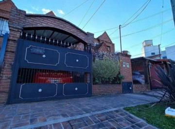 Casa de 3 ambientes, Esteban Echeverría · Hermoso Duplex en Venta!