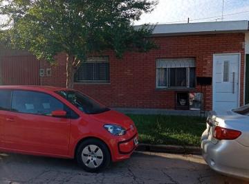 Casa · 69m² · 3 Ambientes · Casa Chalet en Venta Ubicado en San Francisco Solano, Quilmes, G. B. a. Zona Sur