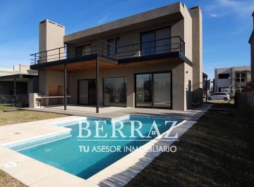Casa · 250m² · 5 Ambientes · 2 Cocheras · Casa Venta 5 Ambientes en Vila Marina II Lote 405 m²