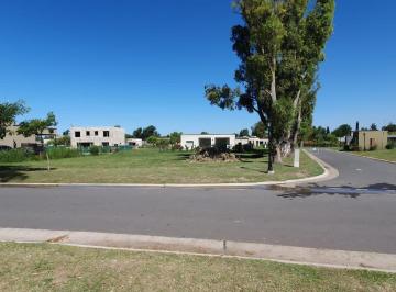 Terreno · 555m² · Oportunidad en Esquina Pilar del Este