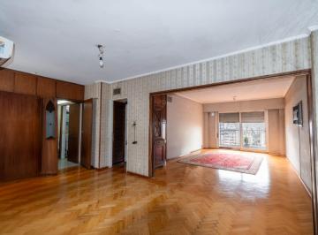 Departamento · 102m² · 4 Ambientes · 1 Cochera · Departamento en Venta Tres Dorm. Centro