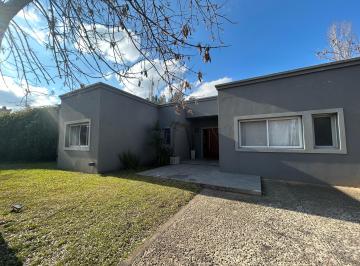 Casa de 7 ambientes, Pilar · Casa en Venta con Renta Totalmente en Una Planta en Saint Matthews Village
