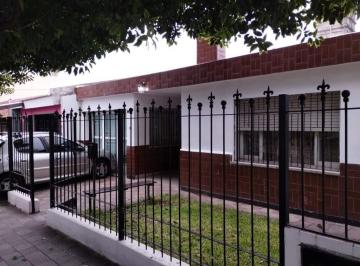 Casa de 3 ambientes, Córdoba · Casa 3 Dorm. Bº Artigas - Escritura y Planos!
