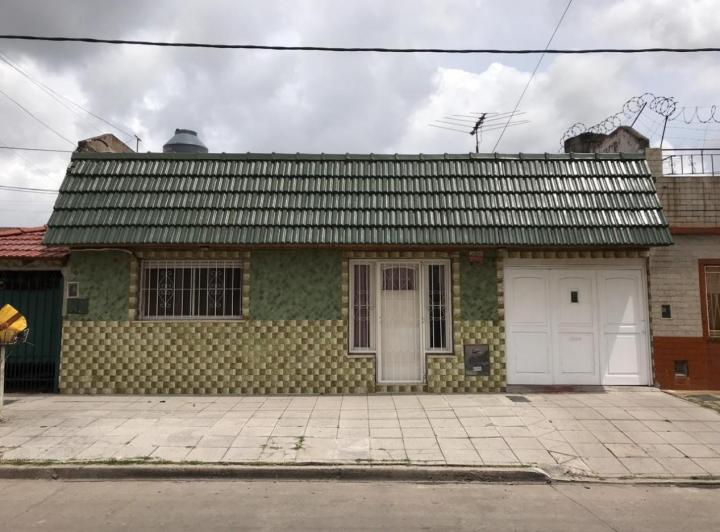 Casa · 75m² · 5 Ambientes · 2 Cocheras