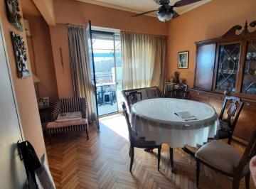 Departamento de 4 ambientes, Belgrano · Dto 4 Amb. Luminoso con Cochera y Baulera