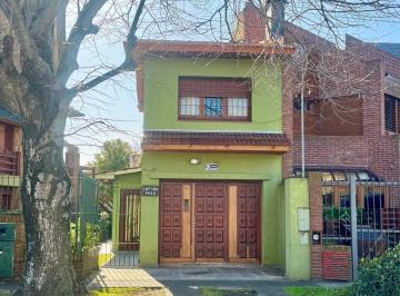 PH · 228m² · 2 Ambientes · 1 Cochera · PH en Divino Rostro con Garage