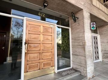 Departamento de 4 ambientes, Recoleta · Semipiso Al Frente Doble Entrada / Av Libertador 600 / Zona Exclusiva