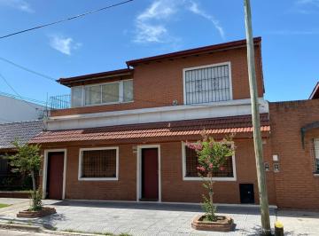 Casa de 4 ambientes, General San Martín · Hermosa Casa 4 Ambientes en 2 Plantas, con Pileta, Quincho y Parrilla