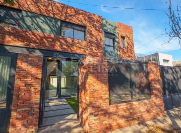 Casa · 158m² · 3 Ambientes · 1 Cochera · Venta ¡Amplio Dúplex a Estrenar! 3 Dorm. - Ppal en Suite