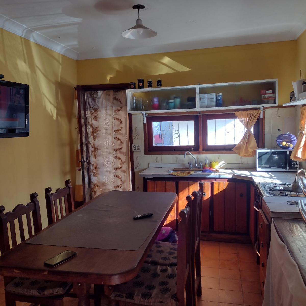 Chalet 3 amb, 200m² con 5 cocheras y posibilidad de ampliar — Mar del Plata