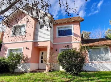 Casa de 4 ambientes, Moreno · Oportunidad, Chalet de 4 Ambientes con Piscina. Apto Crédito!