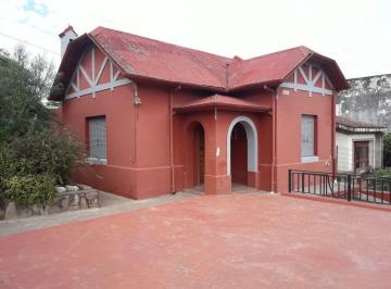 Casa · 160m² · 4 Ambientes · 2 Cocheras · Casa en Victoria