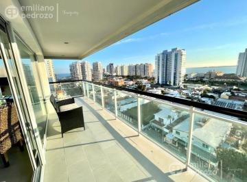 Departamento · 63m² · 3 Ambientes · 1 Cochera · Venta Apartamento 2 Dorm. Playa Mansa Parrillero Propio