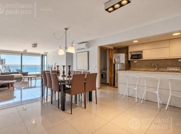 Departamento · 106m² · 4 Ambientes · 1 Cochera · Venta Apartamento Tres Dorm. Playa Brava Punta del Este