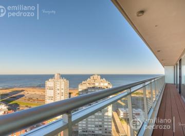 Departamento · 81m² · 3 Ambientes · Venta Apartamento Dos Dorm. Playa Brava