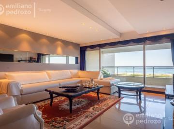 Departamento · 187m² · 4 Ambientes · Venta Apartamento 3 Dorm. en Suite Mas Dependencia Punta del Este Playa Brava Vista Al Mar