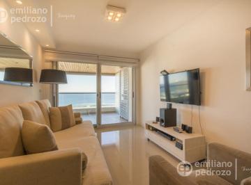 Departamento · 80m² · 3 Ambientes · 1 Cochera · Piso Alto en Brava