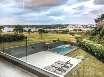 Departamento · 350m² · 4 Ambientes · 2 Cocheras · Venta Apartamento 3 Dorm. Brava