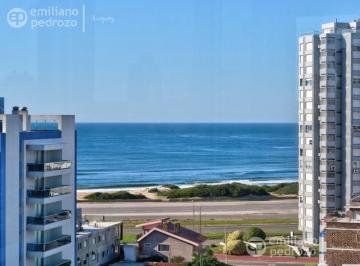 Departamento · 57m² · 2 Ambientes · 1 Cochera · Venta y Alquiler Temporal Apartamento en Playa Brava 1 Dormitorio y Medio