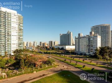 Departamento · 82m² · 3 Ambientes · 1 Cochera · Venta Apartamento 2 Dorm. Mansa