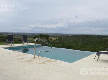 Campo · 183m² · 6 Ambientes · 2 Cocheras · Chacra - Ruta 39