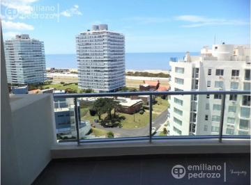 Departamento · 102m² · 4 Ambientes · 1 Cochera · Departamento - Playa Brava