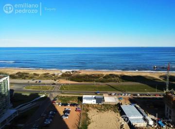 Departamento · 131m² · 4 Ambientes · 1 Cochera · Departamento - Playa Brava