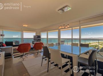 Departamento · 223m² · 4 Ambientes · 1 Cochera · Departamento - Playa Mansa