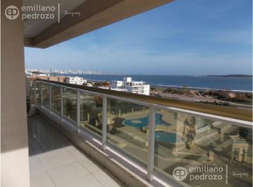 Departamento · 152m² · 5 Ambientes · 1 Cochera · Venta Apartamento 3 Suites Más Dependencia Punta del Este
