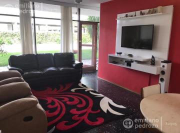 Departamento · 68m² · 4 Ambientes · 1 Cochera · Venta Apartamento 3 Dorm. Punta del Este
