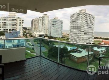 Departamento · 86m² · 4 Ambientes · 1 Cochera · Departamento - Playa Brava