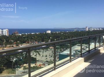 Departamento · 43m² · 2 Ambientes · 1 Cochera · Alquiler Pent House 1 Dormitorio Punta del Este