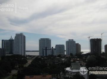 Departamento · 70m² · 3 Ambientes · 1 Cochera · Venta Apartamento 2 Dorm. Punta del Este